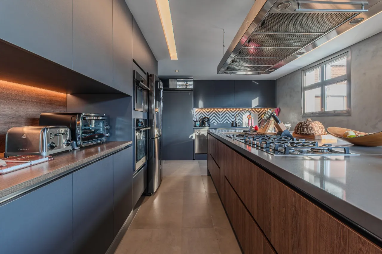 Apartamento totalmente reforma e mobiliado à venda no Jardim América. – AP0977