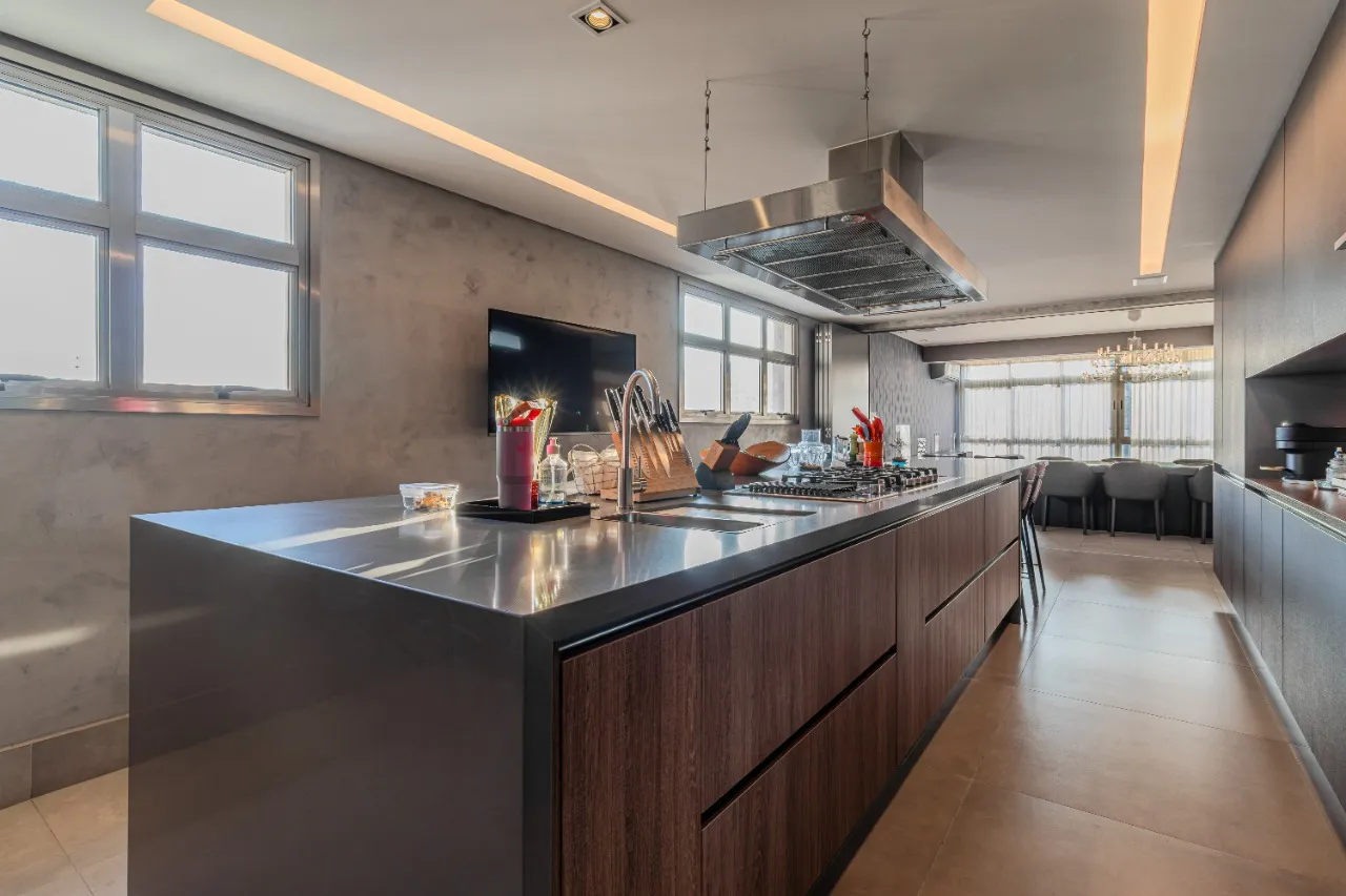 Apartamento totalmente reforma e mobiliado à venda no Jardim América. – AP0977