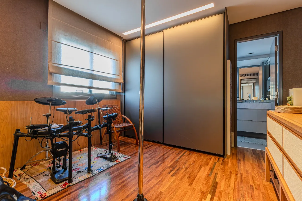 Apartamento totalmente reforma e mobiliado à venda no Jardim América. – AP0977