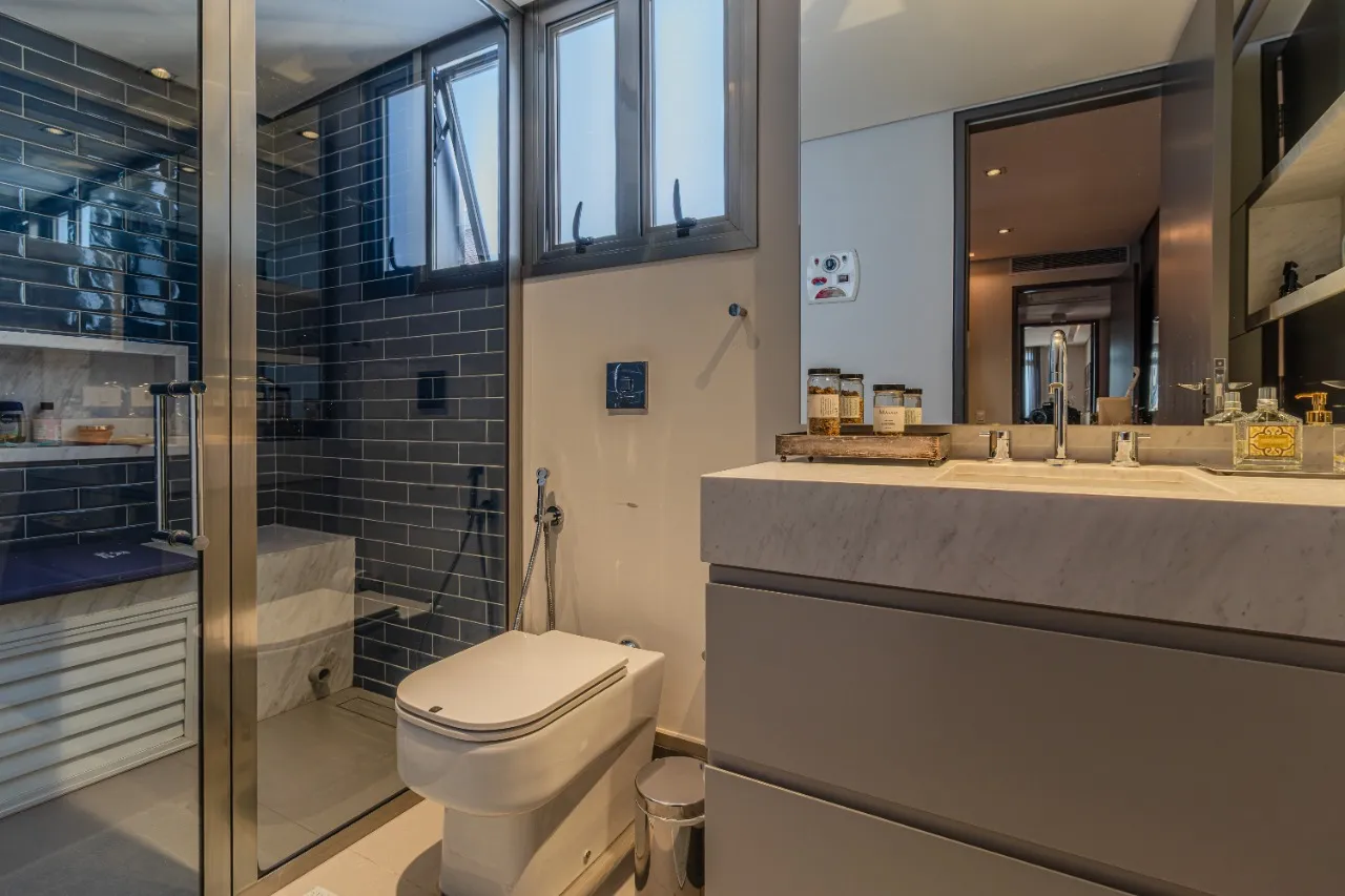 Apartamento totalmente reforma e mobiliado à venda no Jardim América. – AP0977