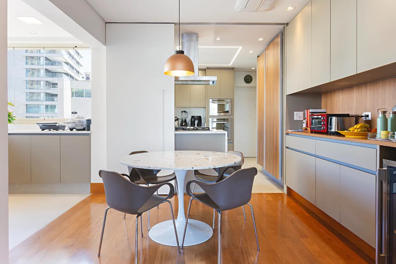 Apartamento lindo e recém-reformado à venda no Itaim Bibi. – AP1074