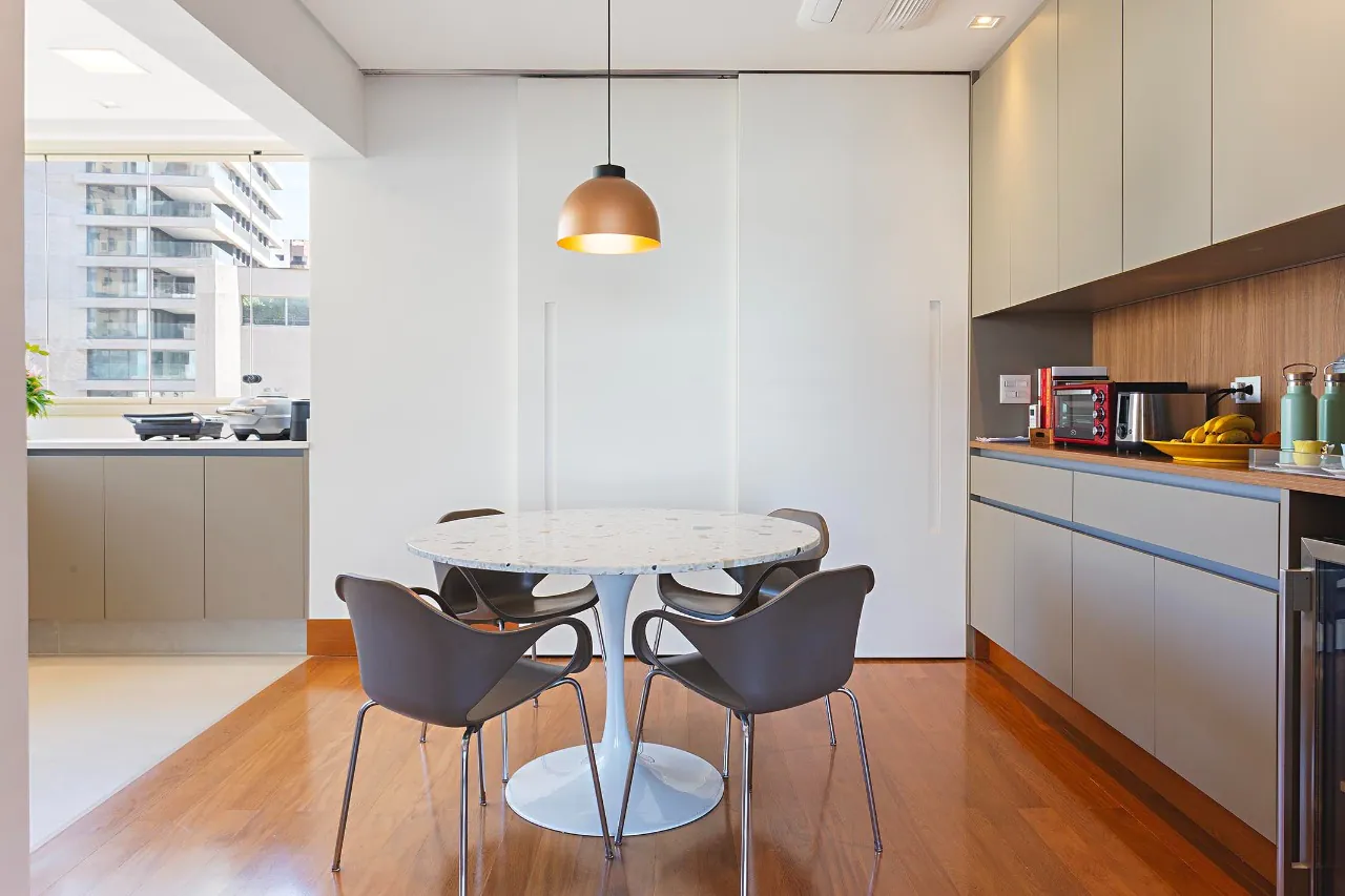 Apartamento lindo e recém-reformado à venda no Itaim Bibi. – AP1074