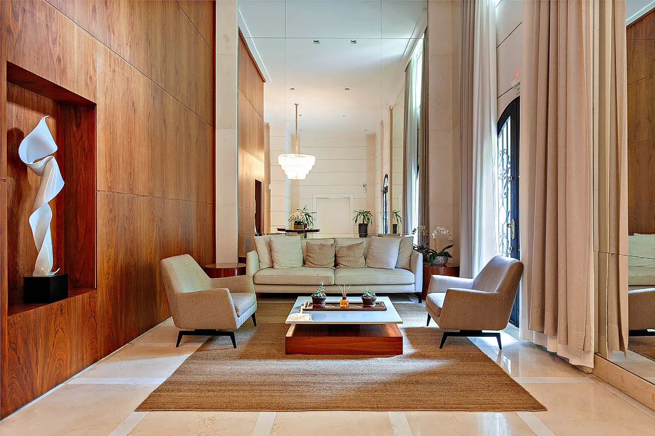 Apartamento lindo e recém-reformado à venda no Itaim Bibi. – AP1074