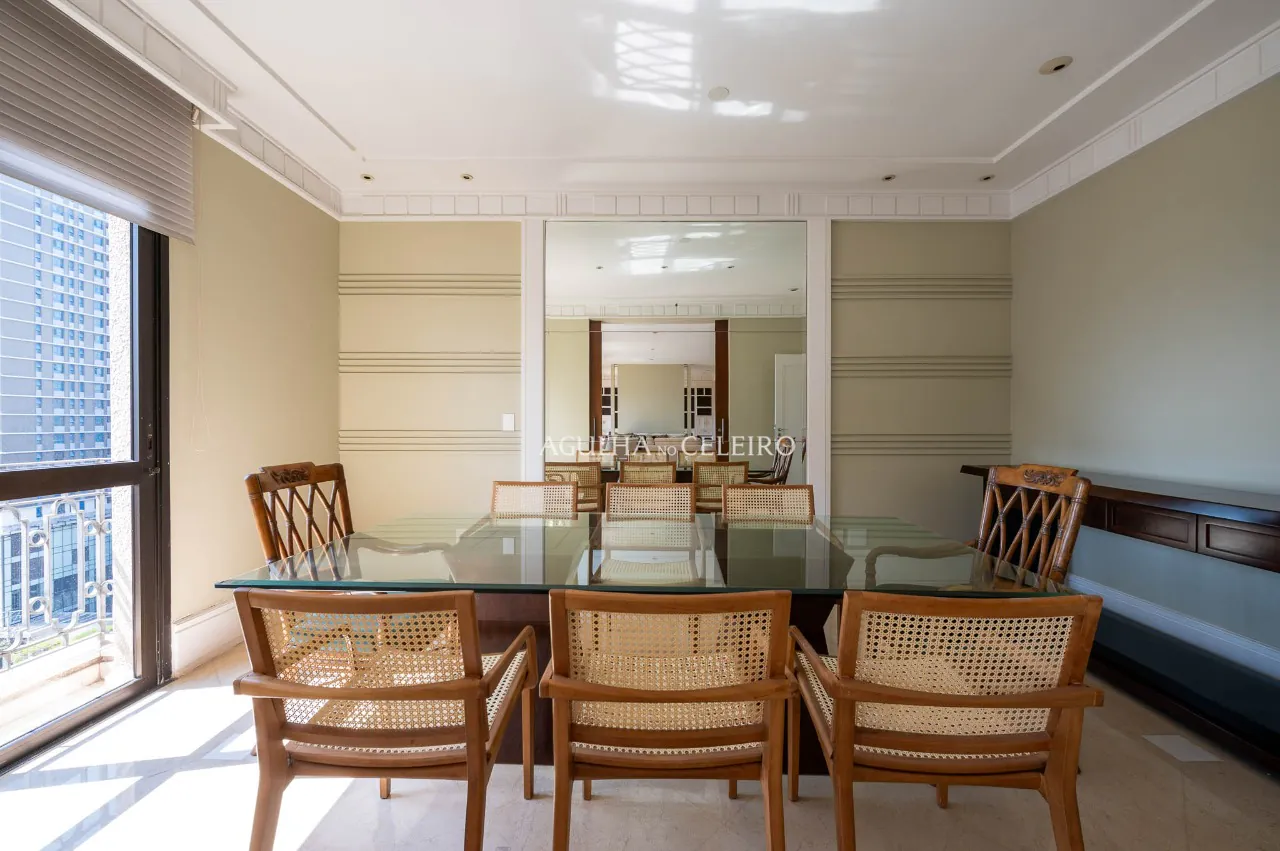 Um projeto que reúne sofisticação, conforto e amplitude à venda em Moema. – AP2537