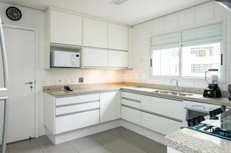 Para quem busca tranquilidade apartamento alto padrão impecável. – AP6560