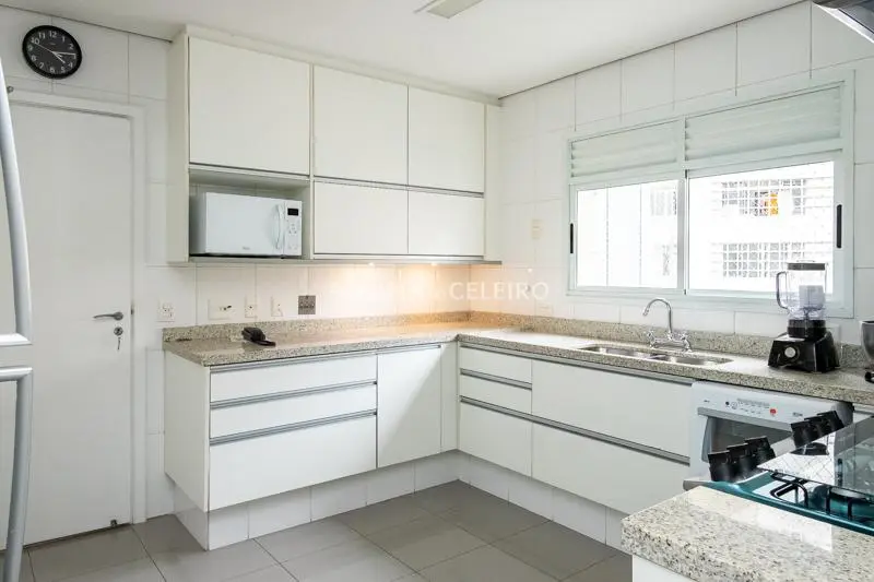 Para quem busca tranquilidade apartamento alto padrão impecável. – AP6560