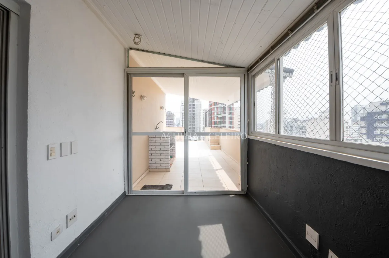 Uma cobertura duplex com vista maravilhosa à venda em Pinheiros. – 10082