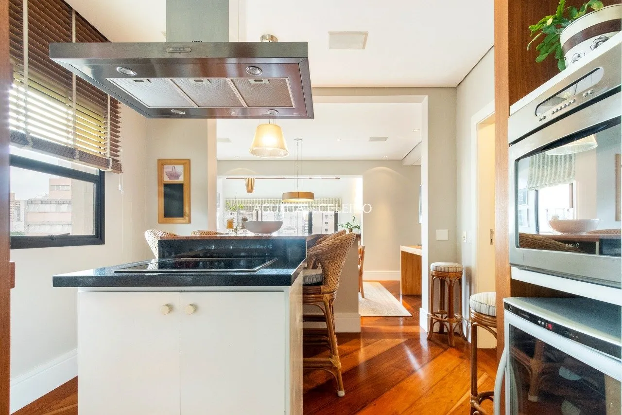 Apê moderno com área externa e ampla metragem à venda em Moema – 12636