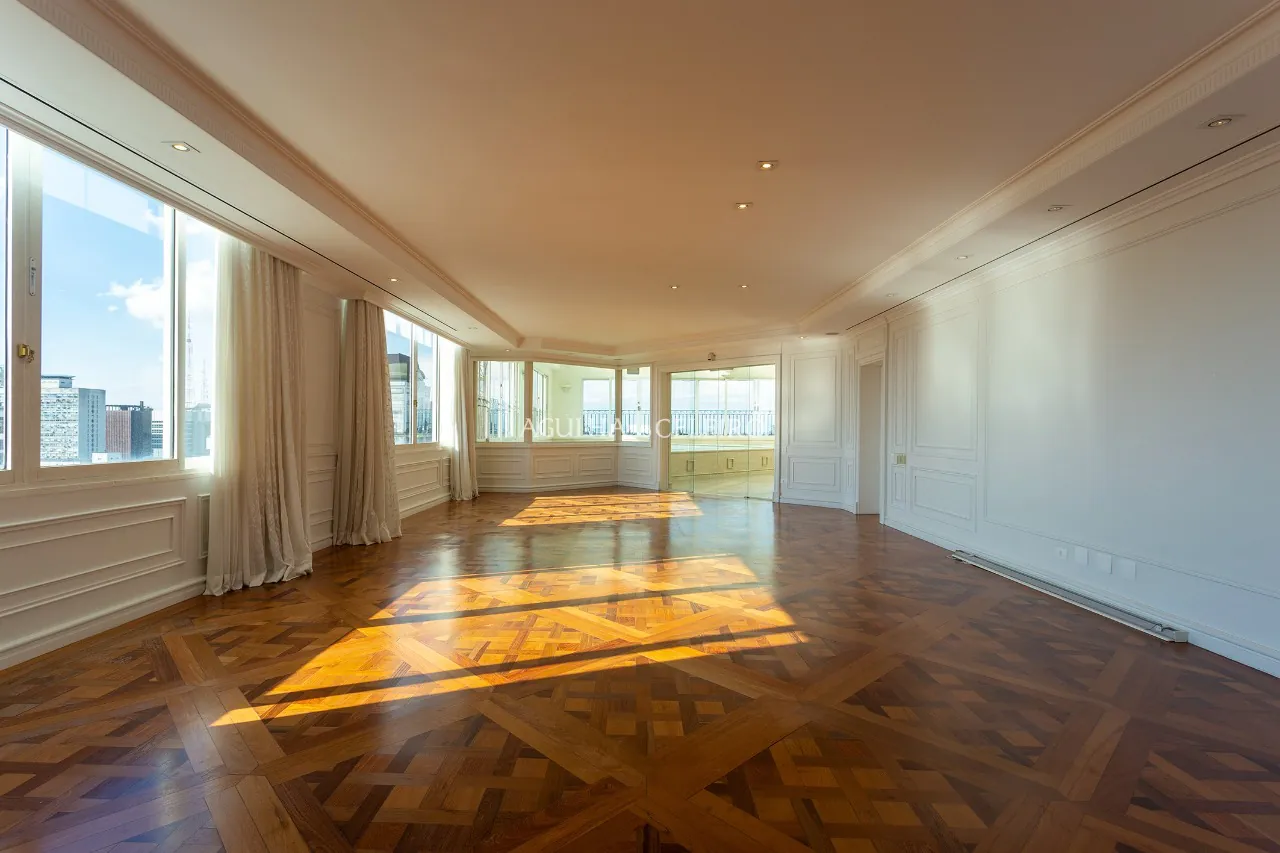 Cobertura ampla de estilo clássico e arquitetura imponente à venda no Jardim América – 13159 - _MG_5327