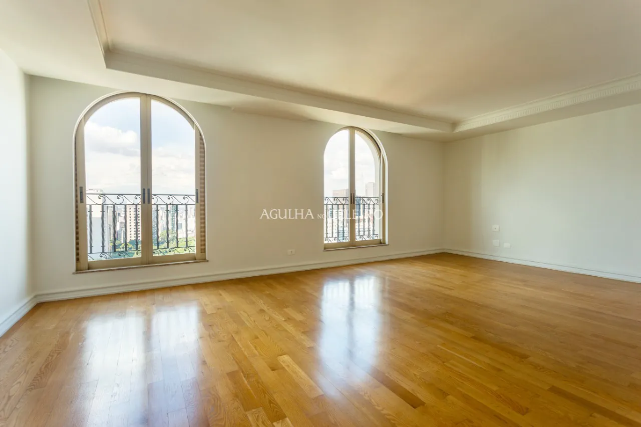 Cobertura ampla de estilo clássico e arquitetura imponente à venda no Jardim América – 13159 - _MG_5294