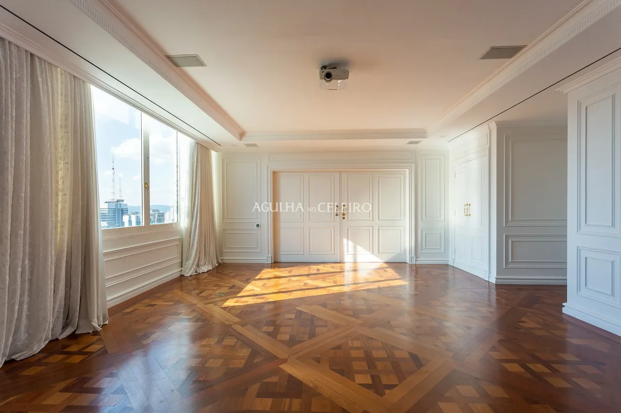 Cobertura ampla de estilo clássico e arquitetura imponente à venda no Jardim América – 13159 - _MG_5363
