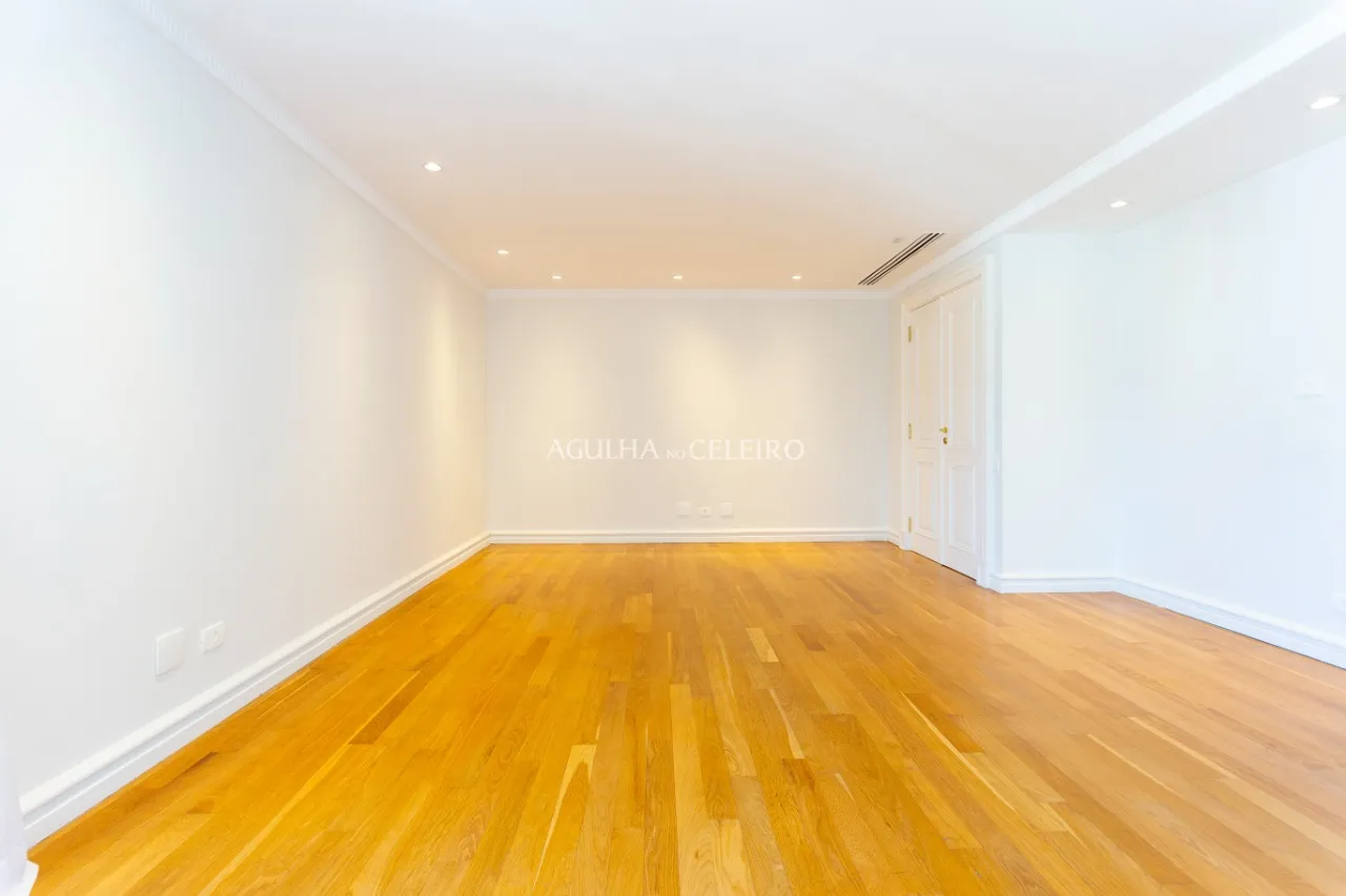 Cobertura ampla de estilo clássico e arquitetura imponente à venda no Jardim América – 13159 - _MG_5386