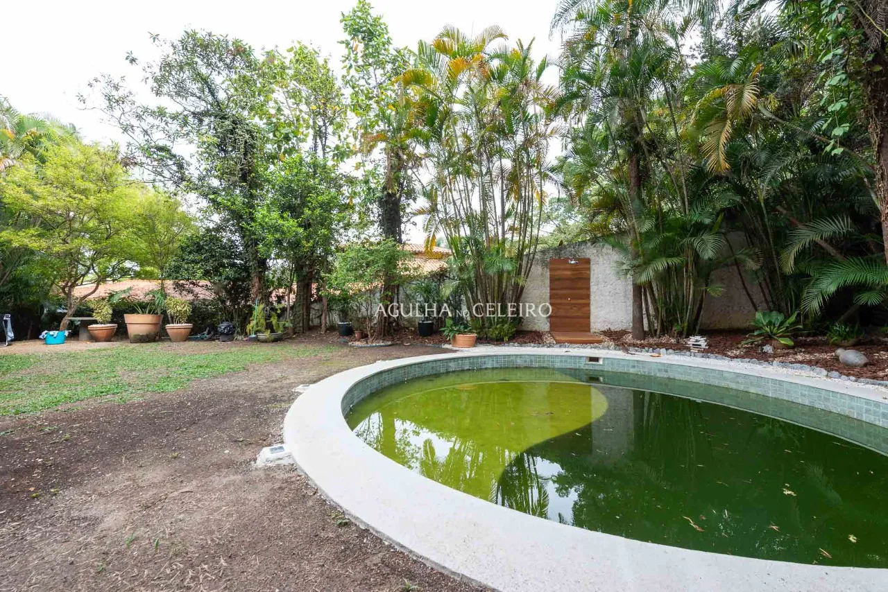 Casa com reforma recente à venda no Jardim Guedala. – 13396