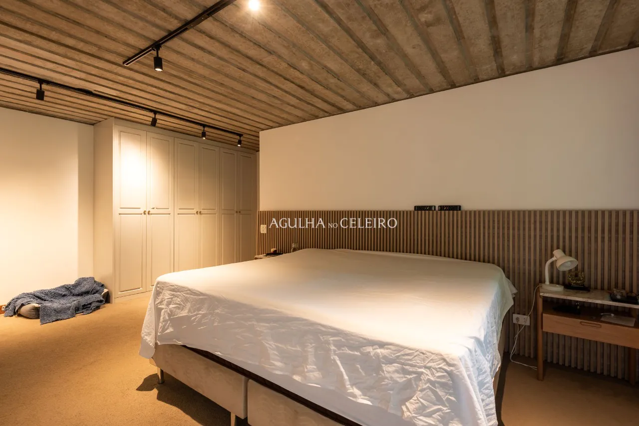 Casa com reforma recente à venda no Jardim Guedala. – 13396