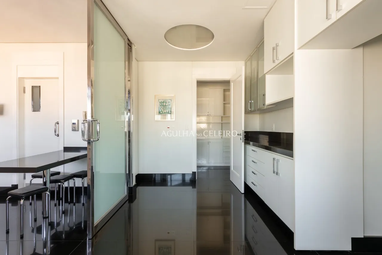 Cobertura em edíficio Lindenberg para venda no Jardim Paulista. – 16832