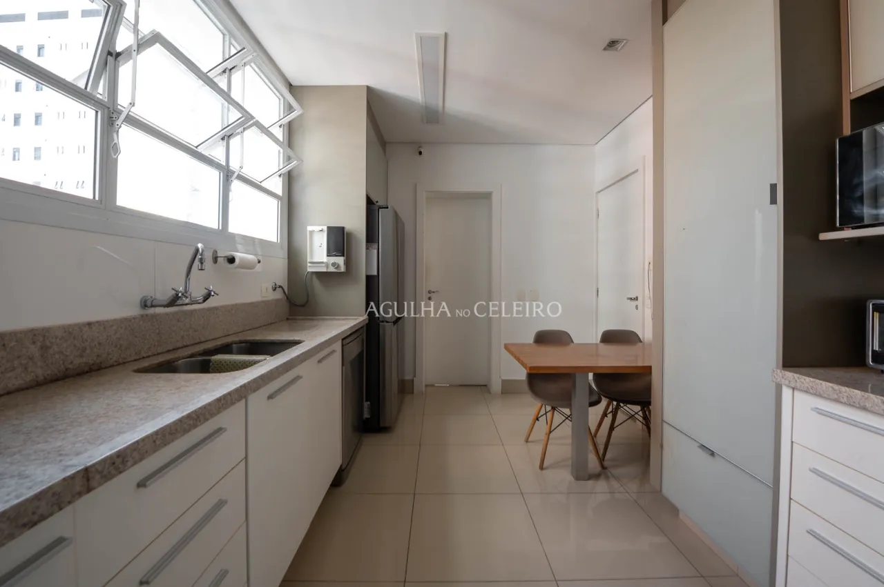 Apartamento reformado à venda Vila Nova Conceição – 17102