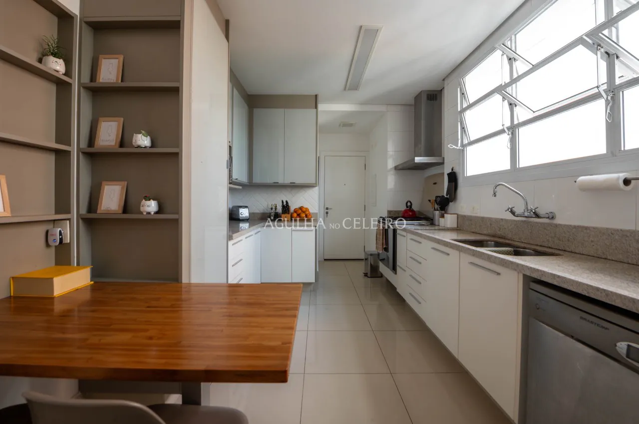 Apartamento reformado à venda Vila Nova Conceição – 17102