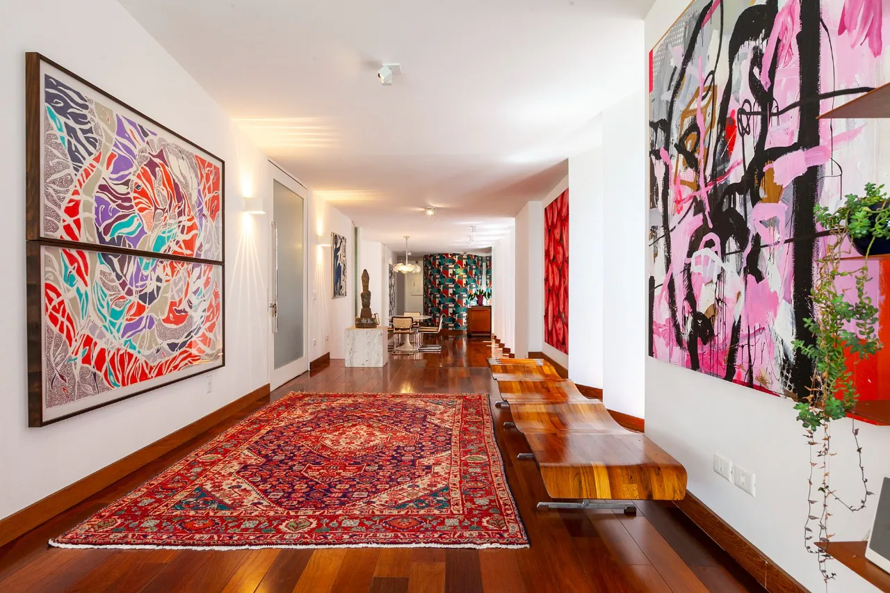 Apartamento reformado em edifício brutalista assinado por Paulo Mendes da Rocha – 19692