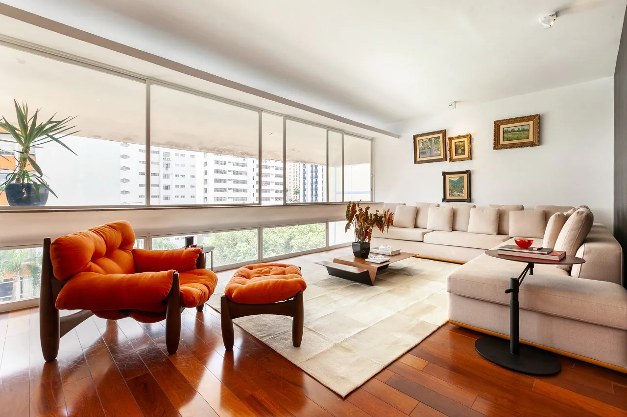 Apartamento reformado em edifício brutalista assinado por Paulo Mendes da Rocha – 19692