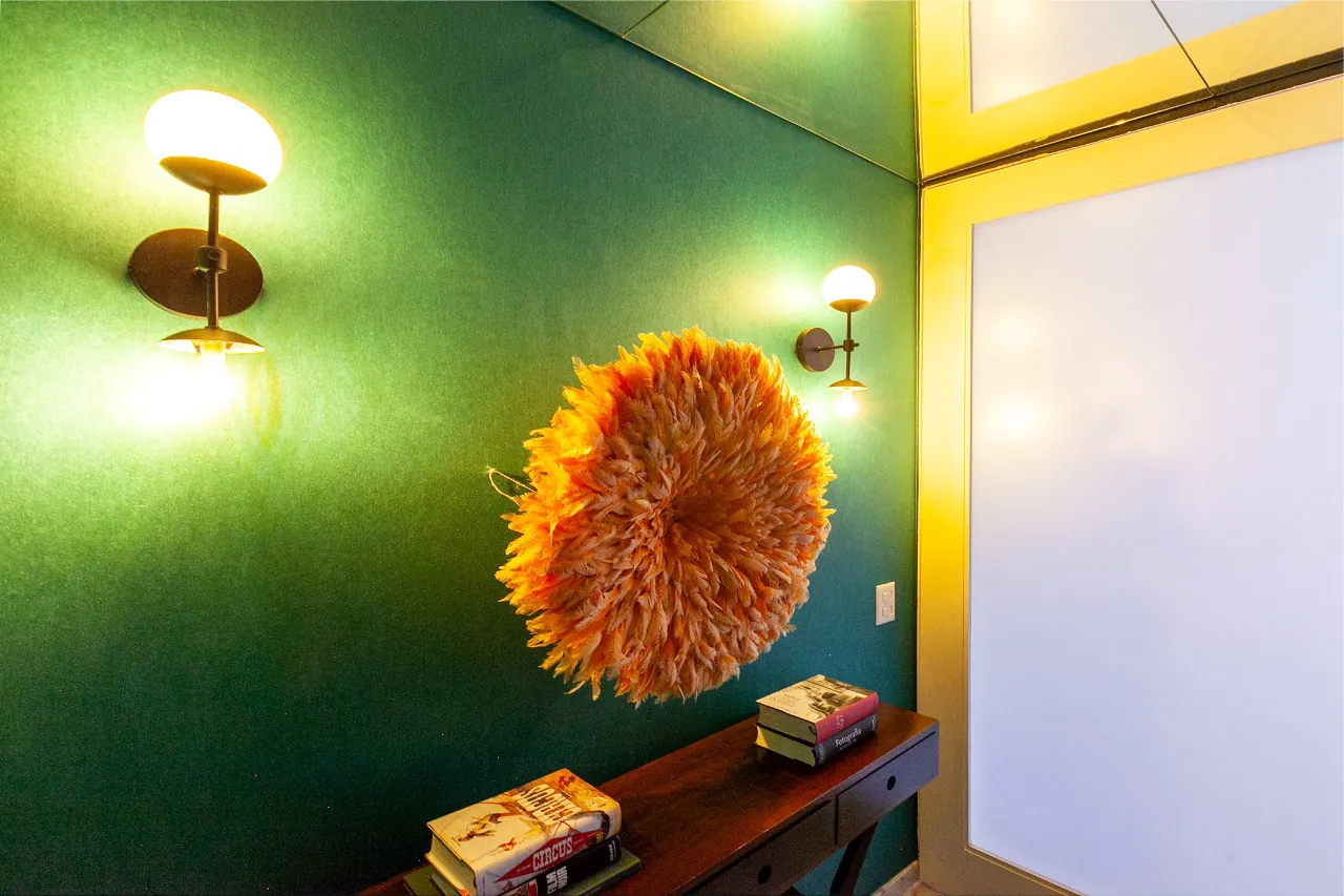 Apartamento reformado em edifício brutalista assinado por Paulo Mendes da Rocha – 19692