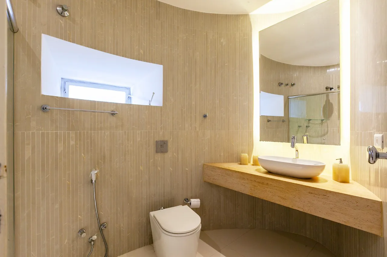 Apartamento reformado em edifício brutalista assinado por Paulo Mendes da Rocha – 19692