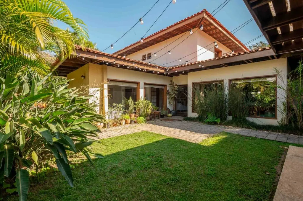 Casa charmosa em frente a uma praça tranquila – Alto de Pinheiros – 19866