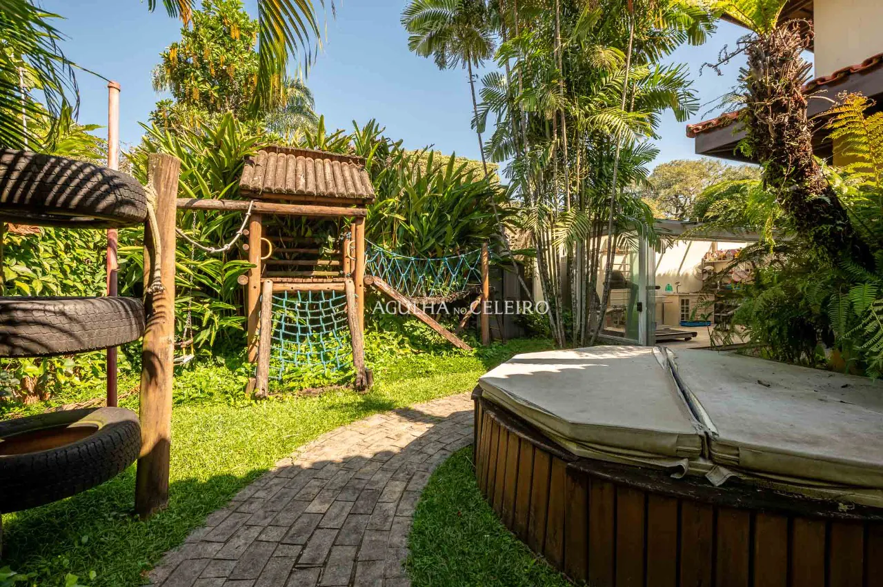 Casa charmosa em frente a uma praça tranquila – Alto de Pinheiros – 19866