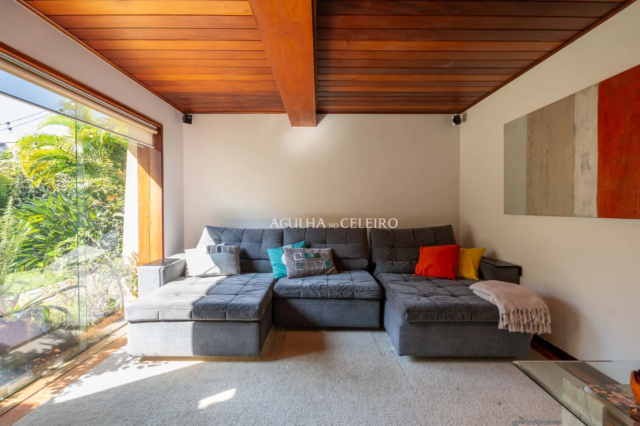 Casa charmosa em frente a uma praça tranquila – Alto de Pinheiros – 19866