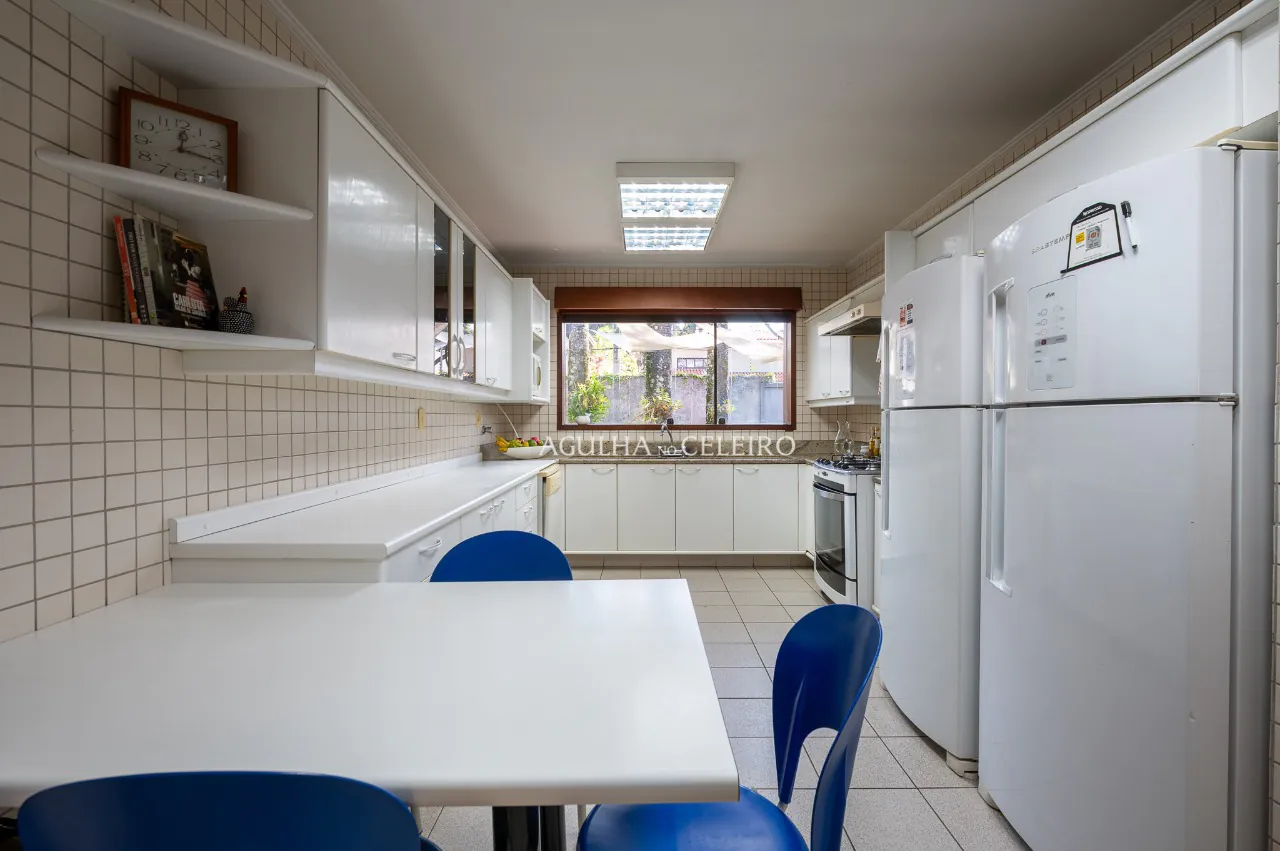 Casa charmosa em frente a uma praça tranquila – Alto de Pinheiros – 19866