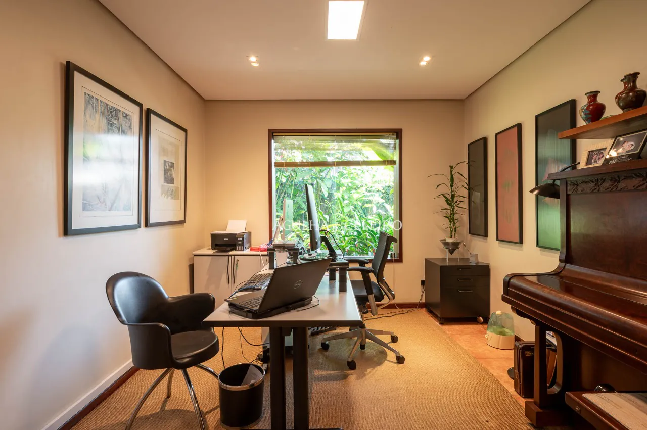 Casa charmosa em frente a uma praça tranquila – Alto de Pinheiros – 19866