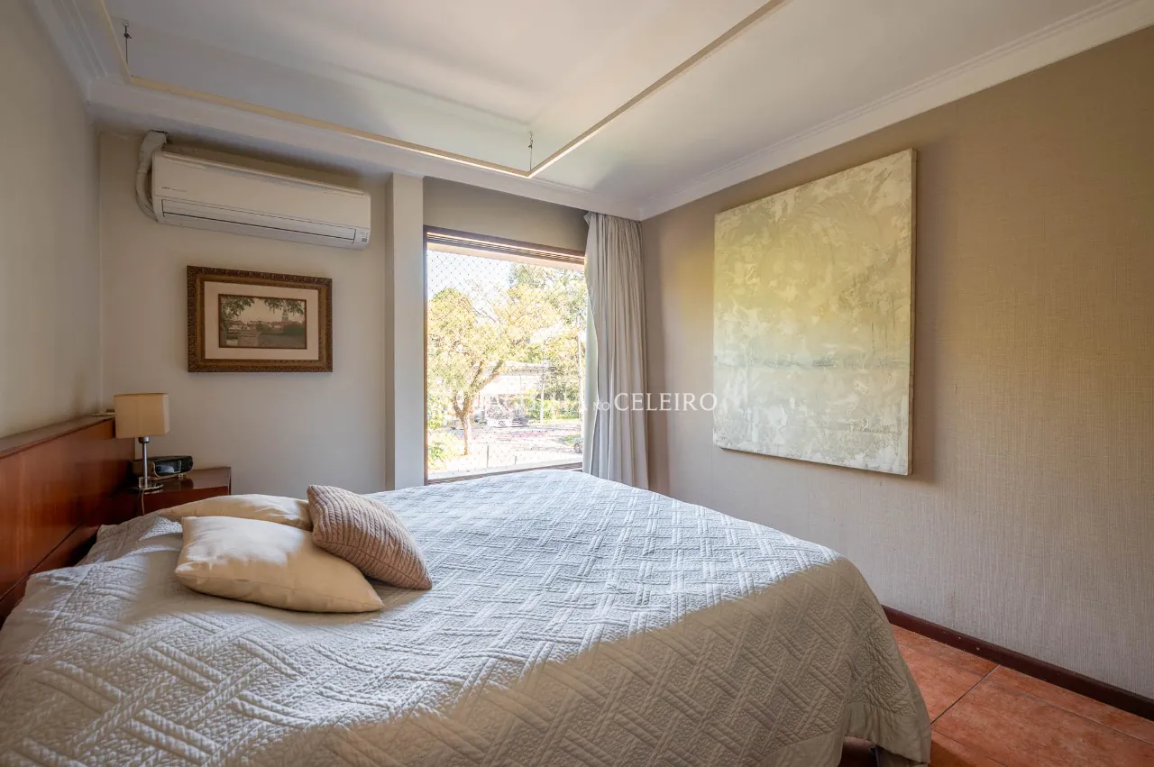 Casa charmosa em frente a uma praça tranquila – Alto de Pinheiros – 19866