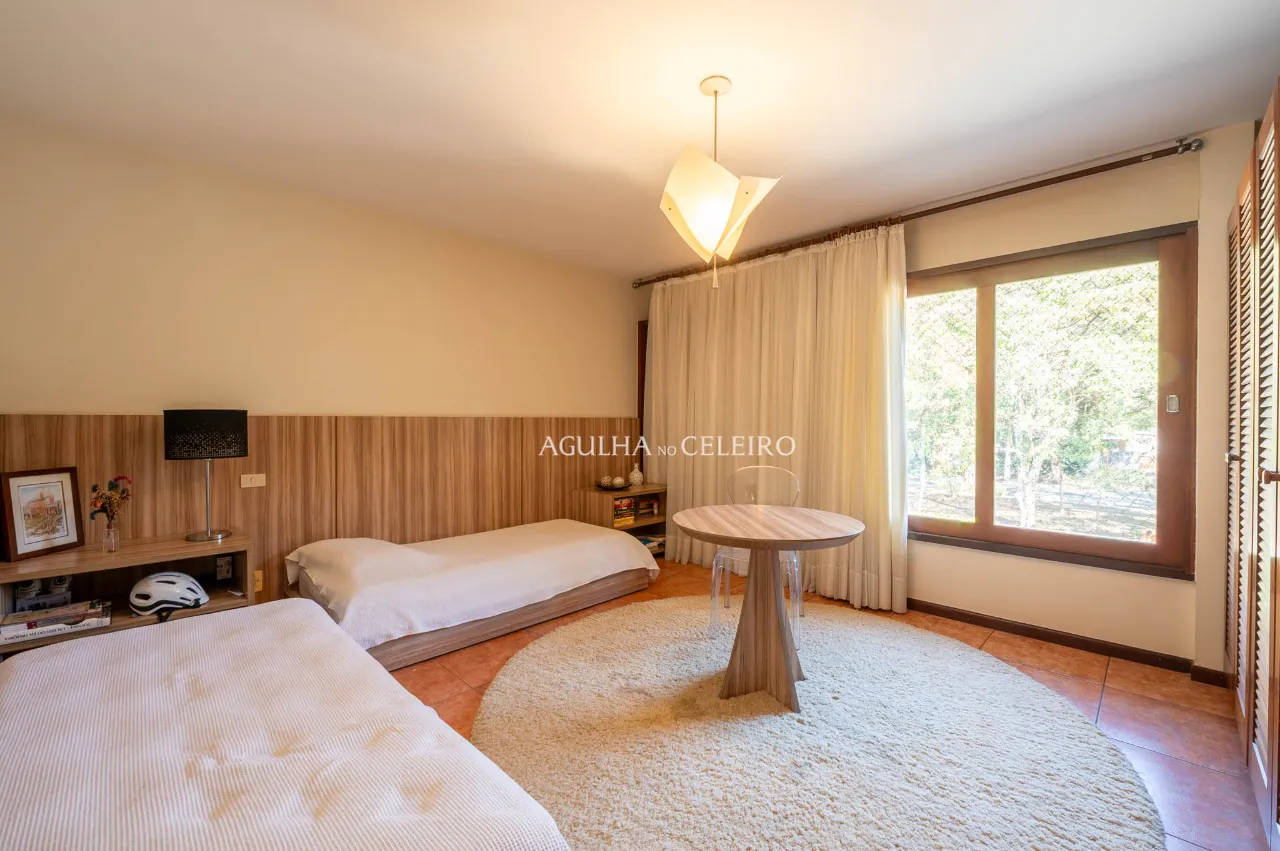 Casa charmosa em frente a uma praça tranquila – Alto de Pinheiros – 19866