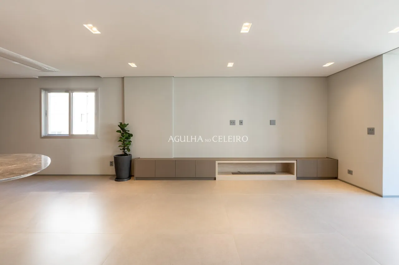 Apartamento moderno no Itaim Bibi, reformado e pronto para morar – 20363