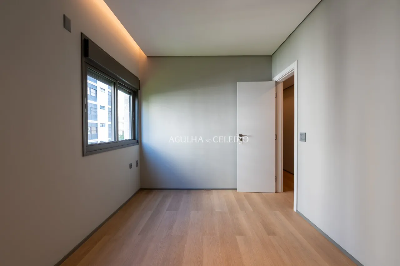 Apartamento moderno no Itaim Bibi, reformado e pronto para morar – 20363