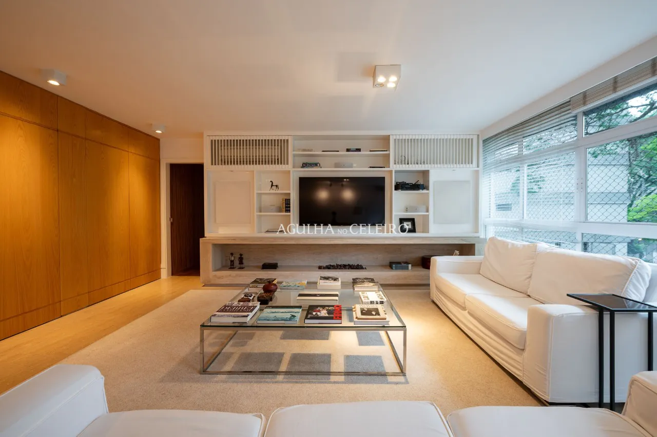 Apartamento elegante e espaçoso à venda no Jardim Europa – 20518