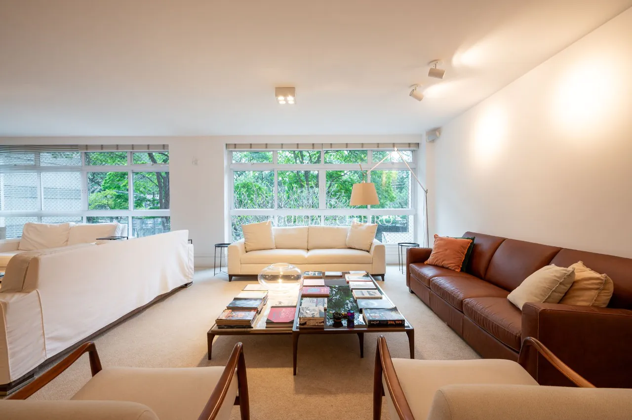 Apartamento elegante e espaçoso à venda no Jardim Europa – 20518