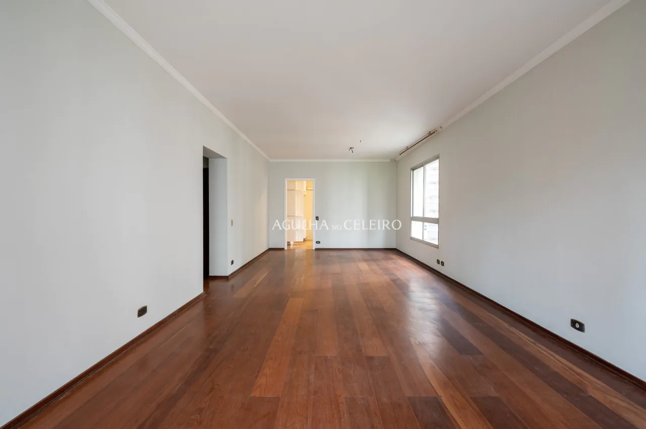 Apartamento com excelente planta e localização privilegiada à venda em Moema – 20523