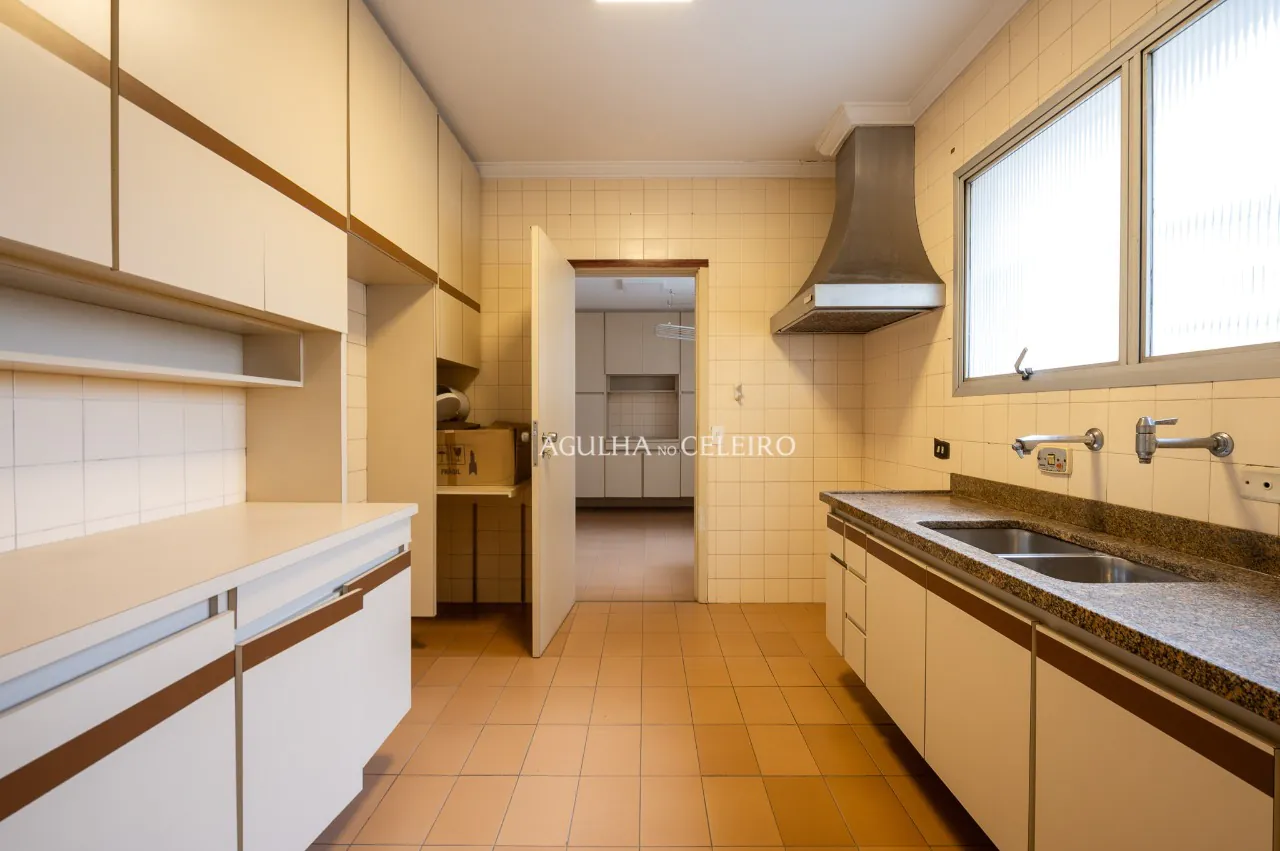 Apartamento com excelente planta e localização privilegiada à venda em Moema – 20523