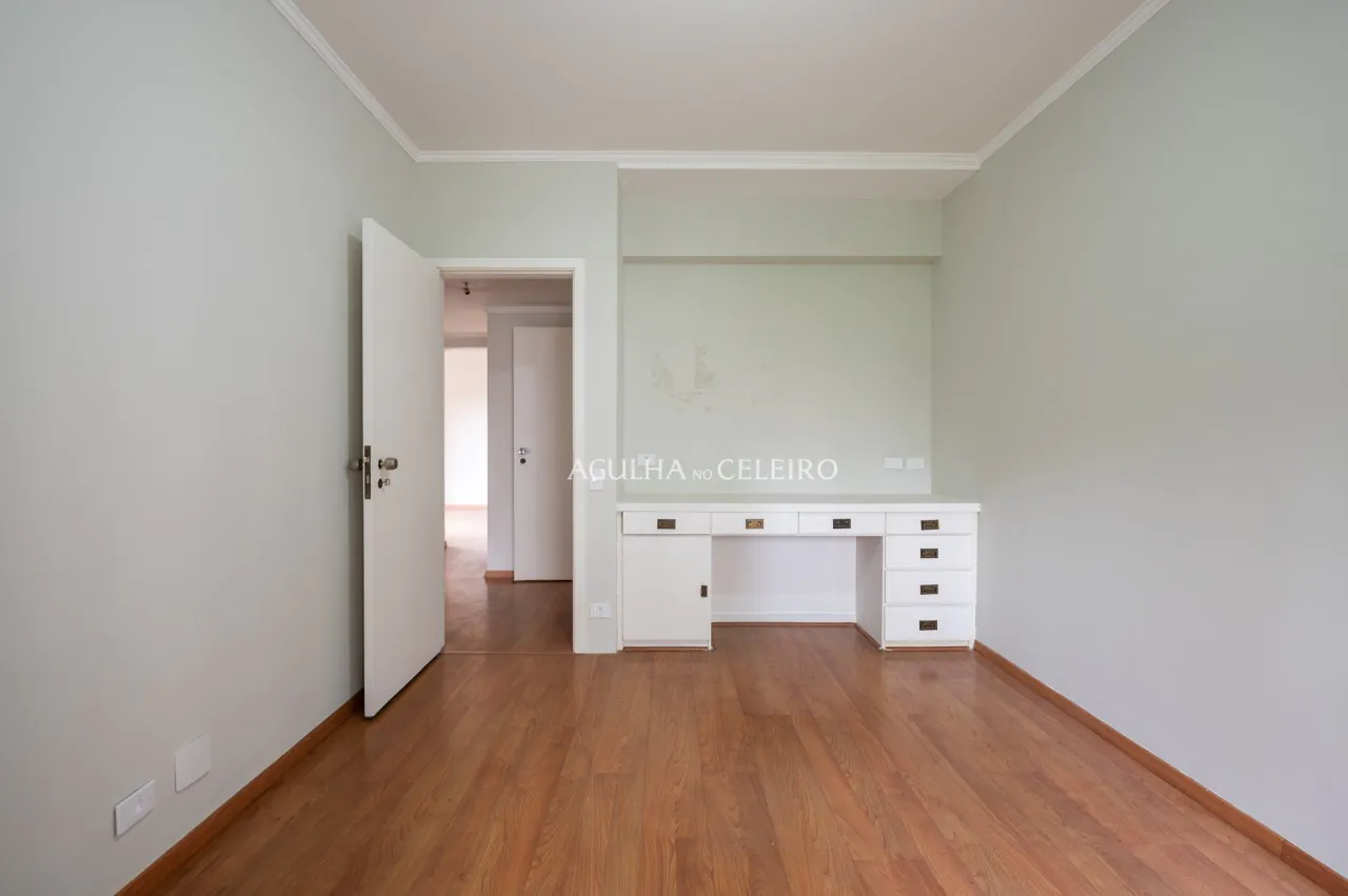 Apartamento com excelente planta e localização privilegiada à venda em Moema – 20523