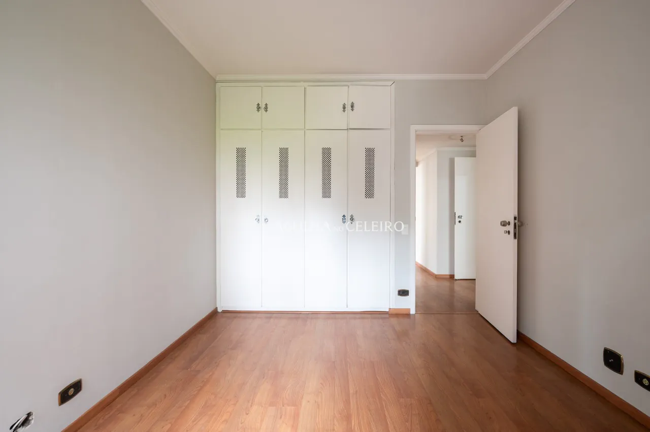 Apartamento com excelente planta e localização privilegiada à venda em Moema – 20523