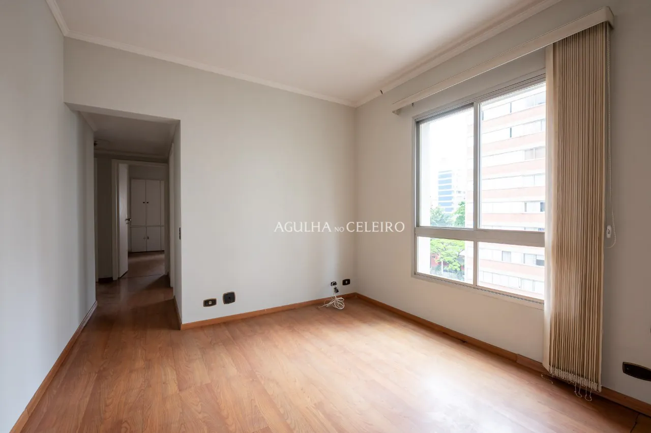 Apartamento com excelente planta e localização privilegiada à venda em Moema – 20523