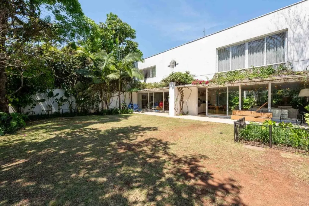 Casa projetada por Isay Weinfeld à venda no Jardim Paulistano. – 20529