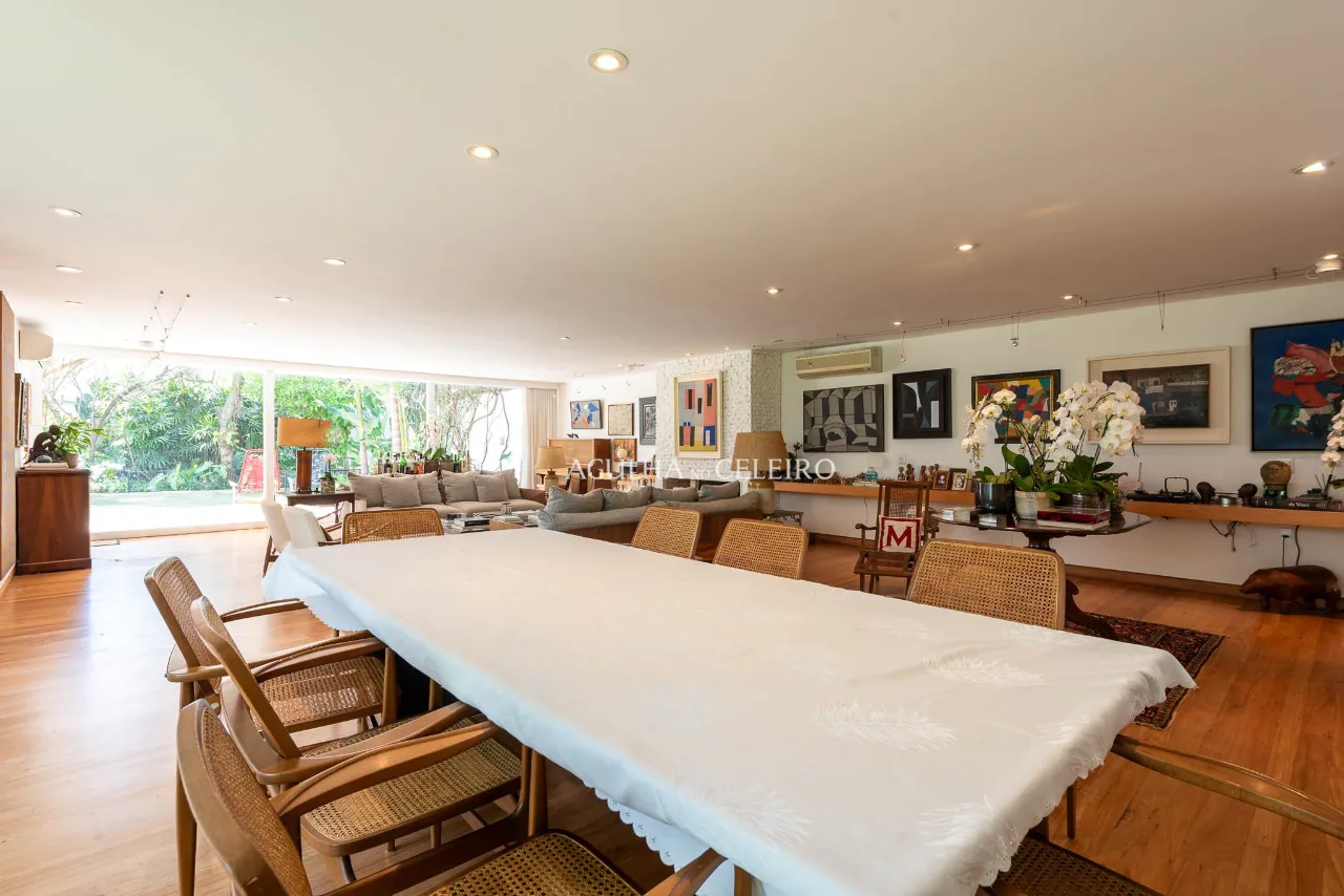 Casa projetada por Isay Weinfeld à venda no Jardim Paulistano. – 20529