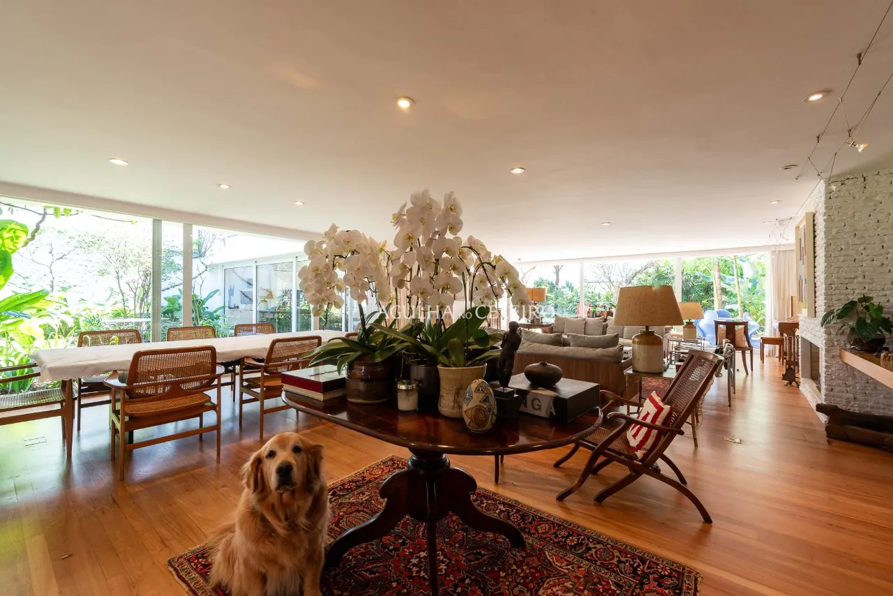 Casa projetada por Isay Weinfeld à venda no Jardim Paulistano. – 20529