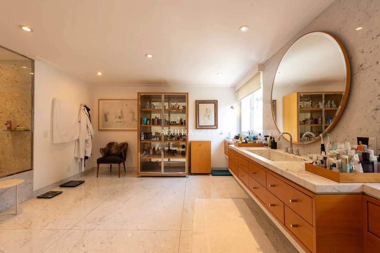 Casa projetada por Isay Weinfeld à venda no Jardim Paulistano. – 20529