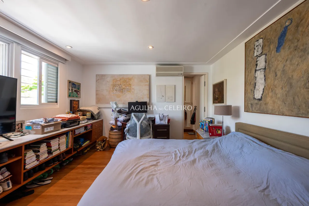 Casa projetada por Isay Weinfeld à venda no Jardim Paulistano. – 20529