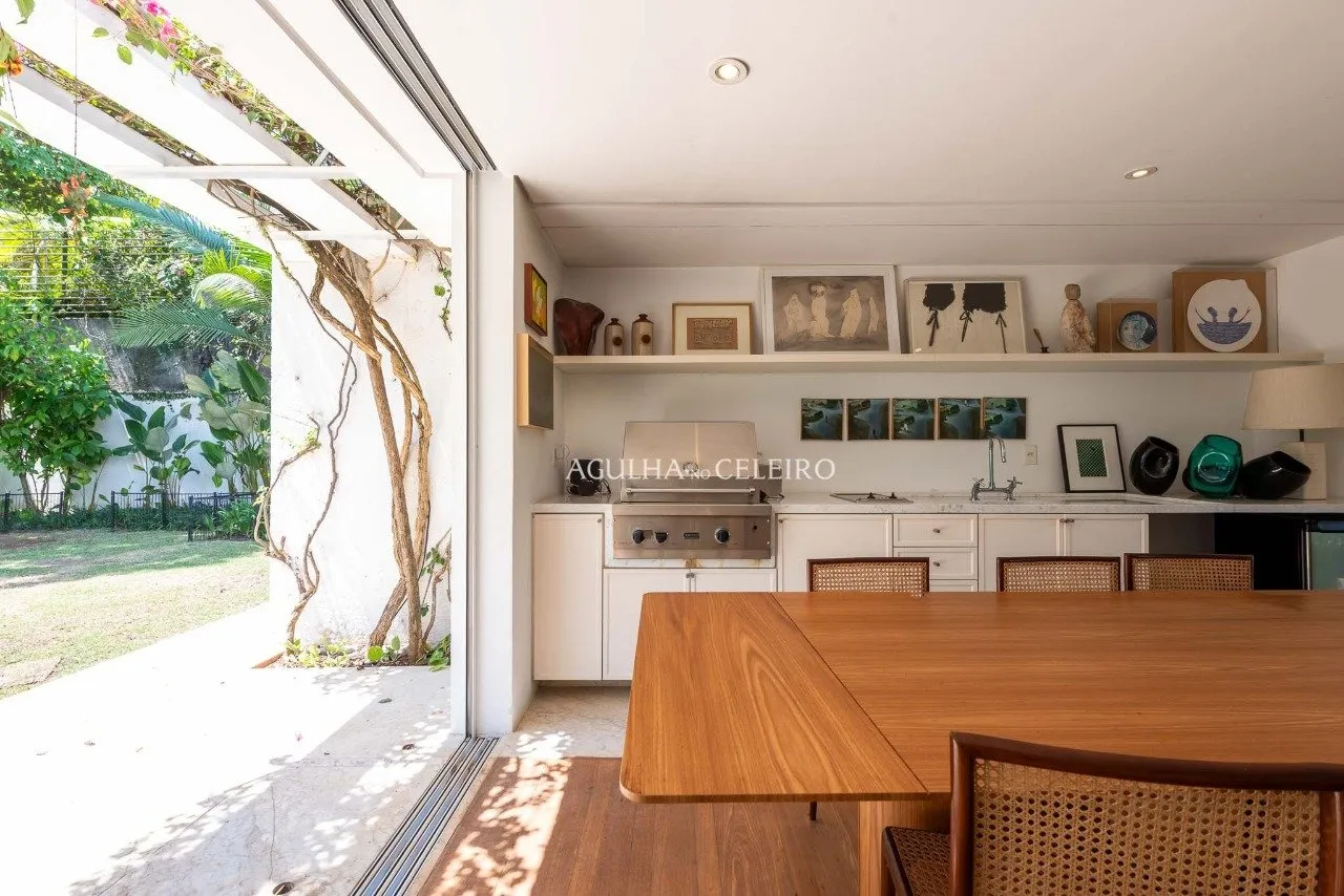 Casa projetada por Isay Weinfeld à venda no Jardim Paulistano. – 20529