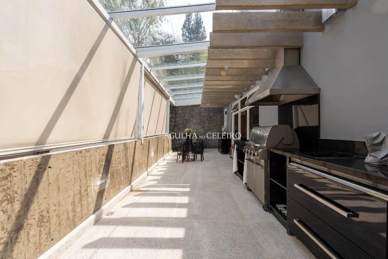 Casa em condomínio à venda no Jardim Guedala. – 20552