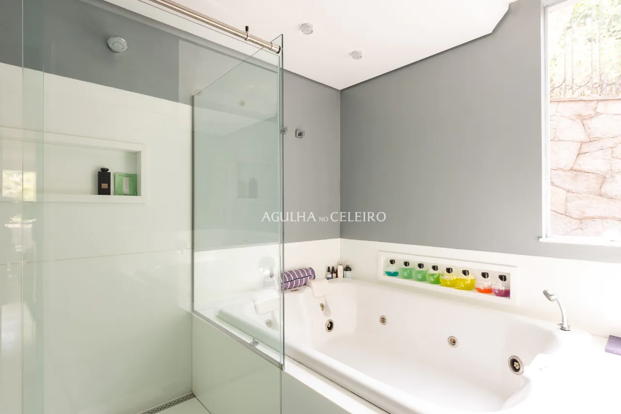 Casa em condomínio à venda no Jardim Guedala. – 20552