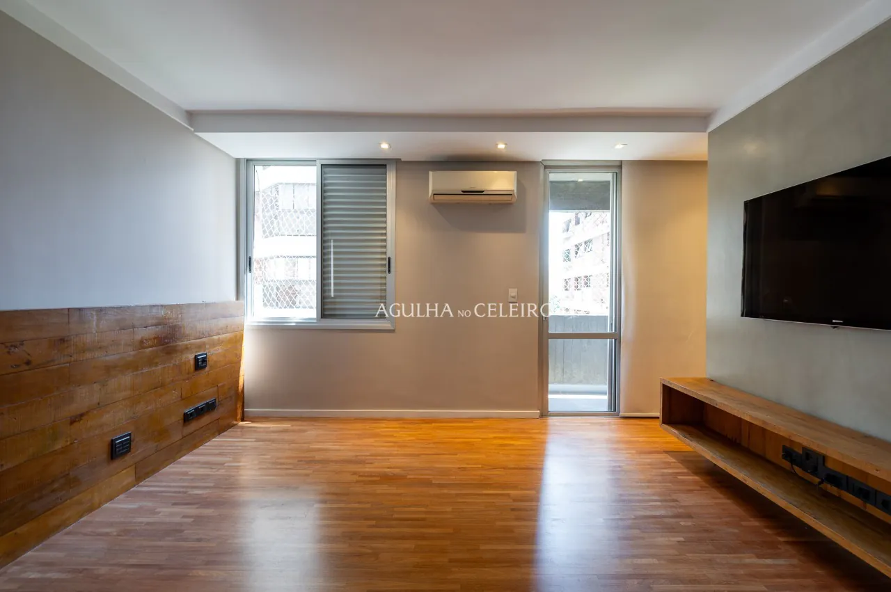 Apartamento localizado em condomínio projetado por Ruy Othake para locação. – 20556